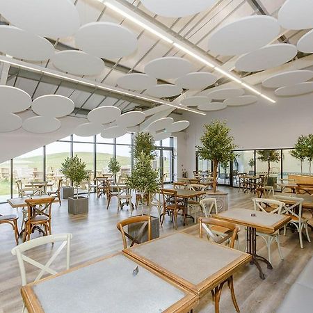 Woodland Lakes Lodges Тирск Экстерьер фото