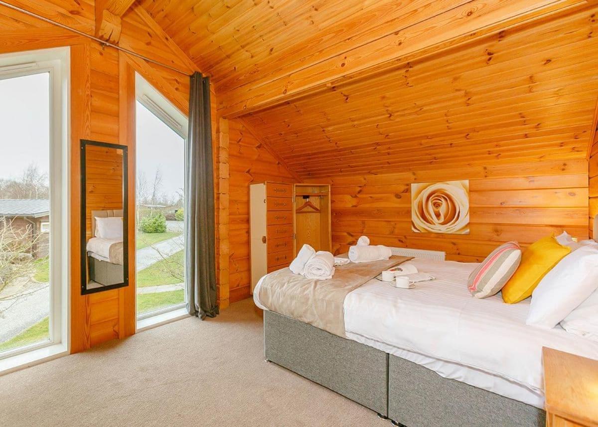 Woodland Lakes Lodges Тирск Экстерьер фото