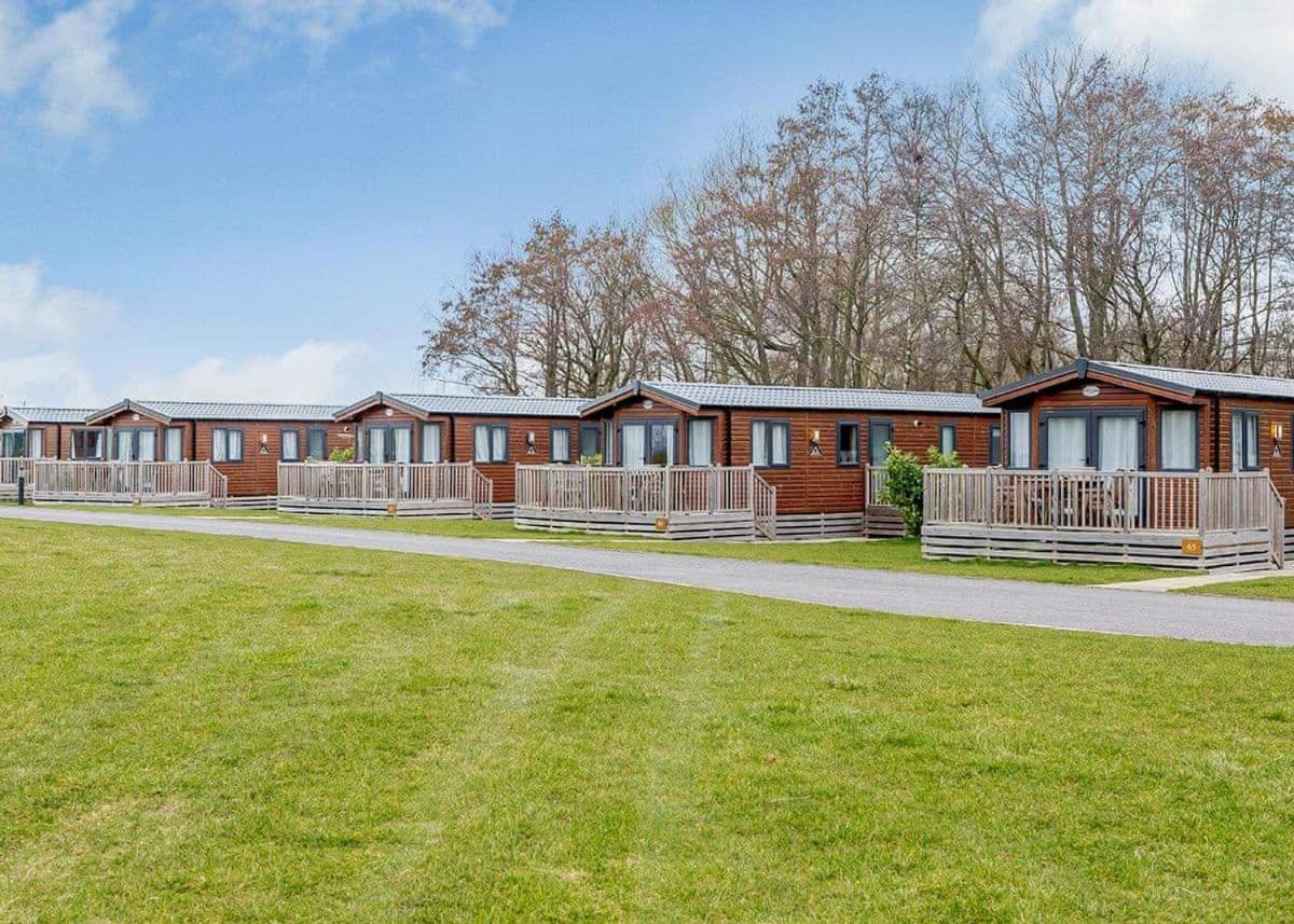 Woodland Lakes Lodges Тирск Экстерьер фото